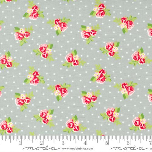 New 12pc Fat Quarter Bundle Berry Basket